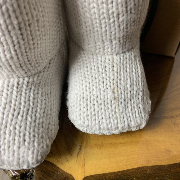 NEW! UGG Purl Knit Boots - Picture 9 of 10
